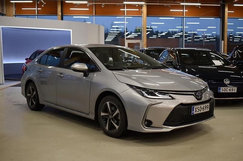 Käytetty 2024 Toyota Corolla Edition Sedan | 31 490 € (Perustarjous) - Kuva 1/4