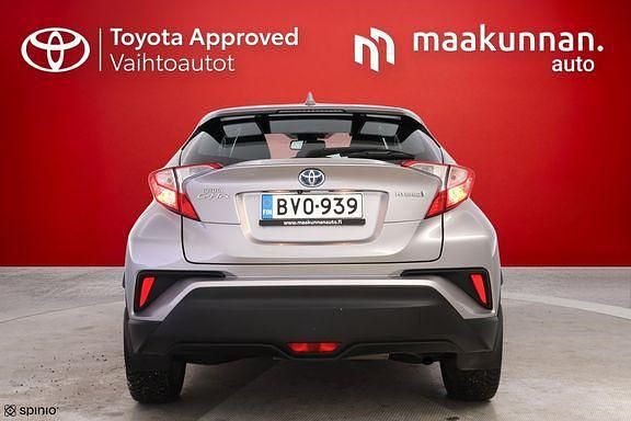 Käytetty Toyota C-HR Active 97 HP (71 kW) 2019 Hopea Katumaasturi