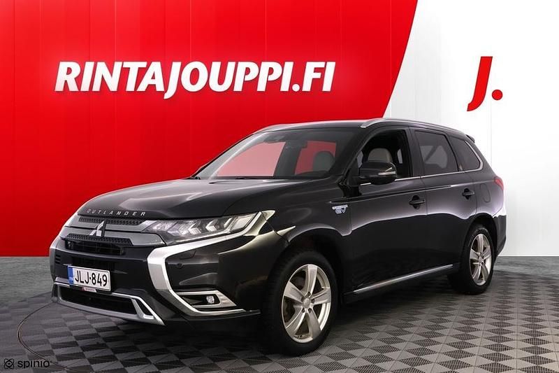 Käytetty Mitsubishi Outlander P-HEV Instyle 135 HP (99 kW) 2019 Musta Katumaasturi
