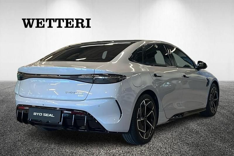 Uusi BYD Seal 389 kW (530 HP) 2025 Sedan