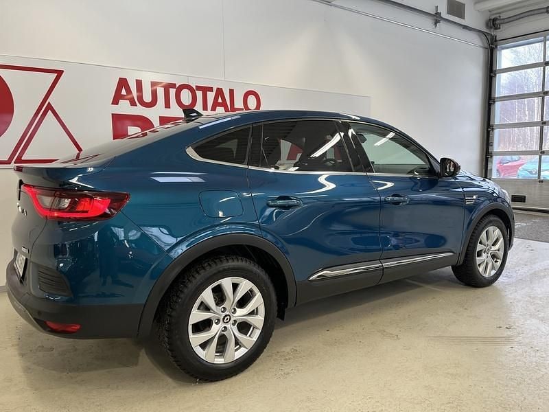 Käytetty Renault Arkana Intens 143 HP (105 kW) 2022 Sininen Katumaasturi
