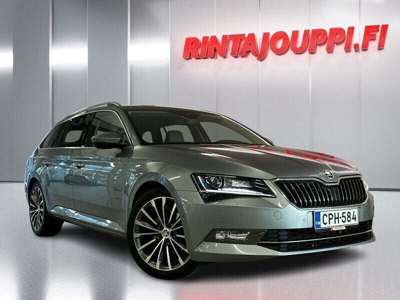 Harmaa Käytetty 2016 Skoda Superb LAURIN & KLEMENT Farmari | 17 800 € (Supertarjous) - Kuva 1/3