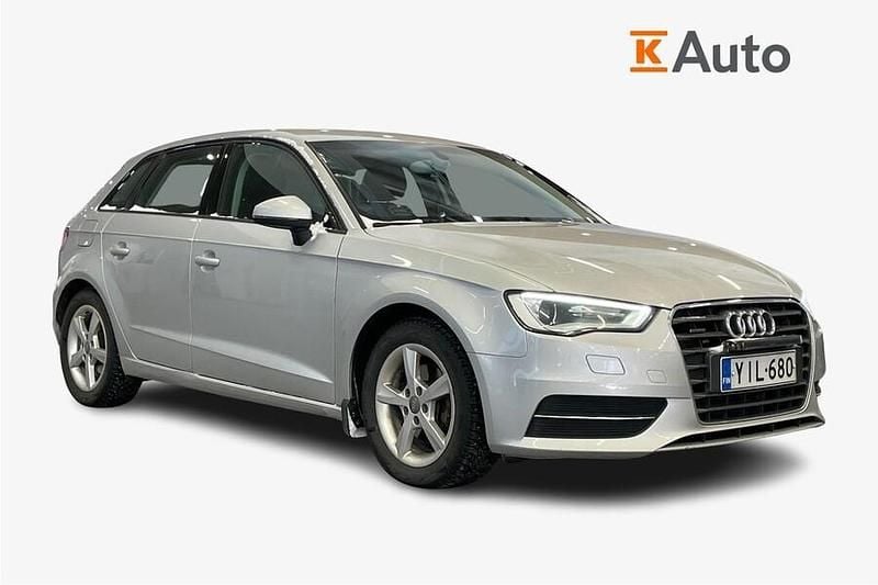 Käytetty Audi A3 Sportback Business 150 HP (110 kW) 2014 Hopea Viistoperä