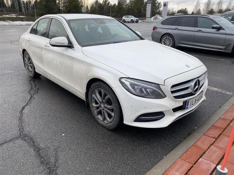 Käytetty Mercedes C180 Business 116 HP (85 kW) 2015 Valkoinen Sedan