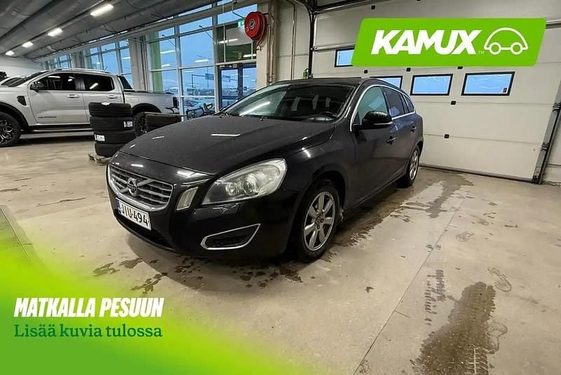 Käytetty Volvo V60 Business Edition 136 HP (100 kW) 2012 Musta Farmari