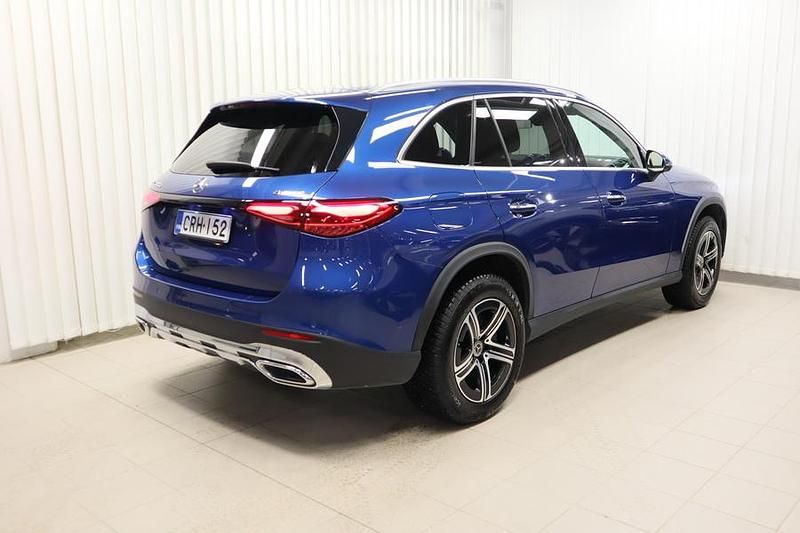 Käytetty Mercedes GLC300e Premium 313 HP (230 kW) 2023 Sininen Katumaasturi