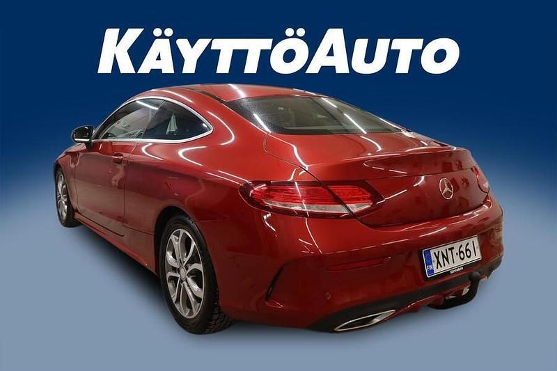 Käytetty Mercedes C220 Business 170 HP (125 kW) 2016 Hyasintinpunainen Coupe - kaksiovinen