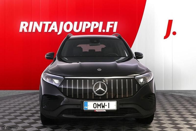 Käytetty Mercedes EQB300 Business 167 kW (228 HP) 2022 Musta Katumaasturi