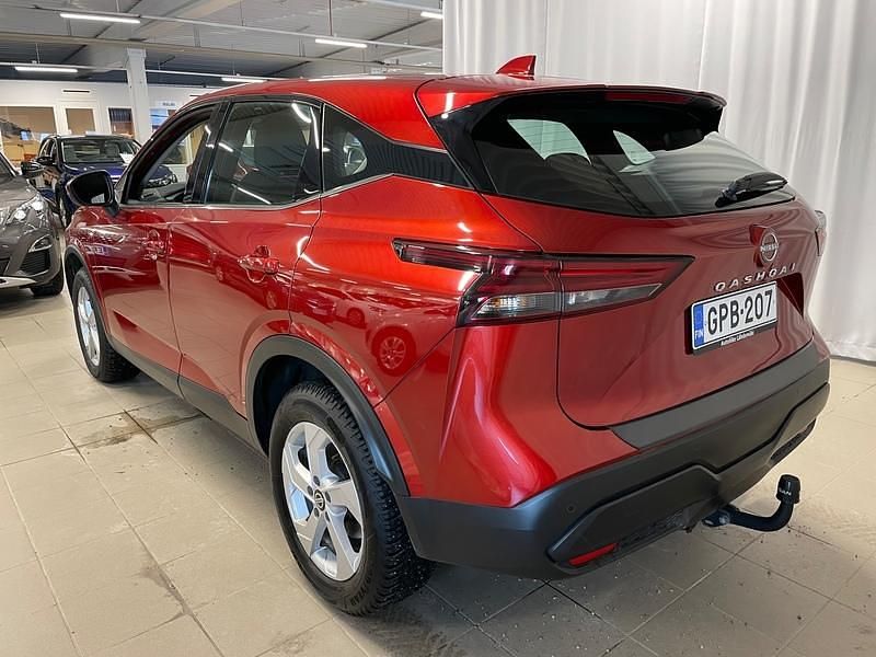 Käytetty Nissan Qashqai Acenta 140 HP (102 kW) 2022 Punainen Katumaasturi