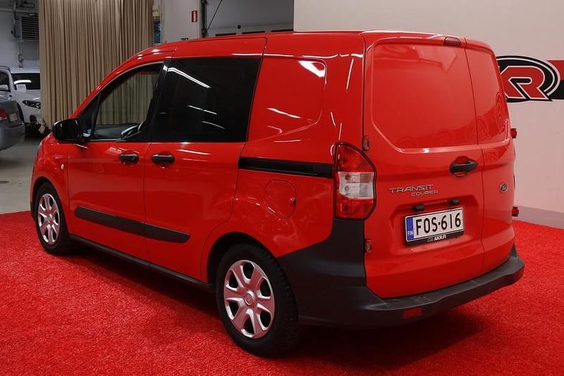 Käytetty Ford Transit Trend 75 HP (55 kW) 2021 Punainen Van