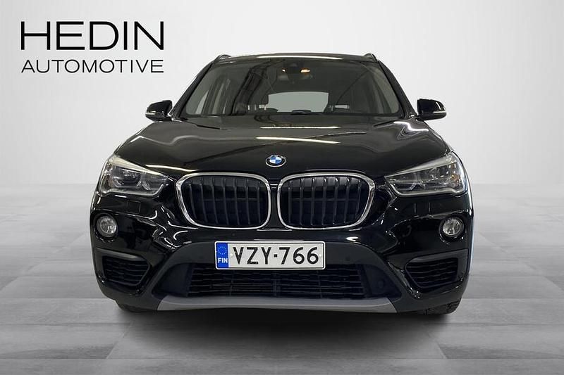 Käytetty BMW X1 140 HP (102 kW) 2018 Musta Katumaasturi