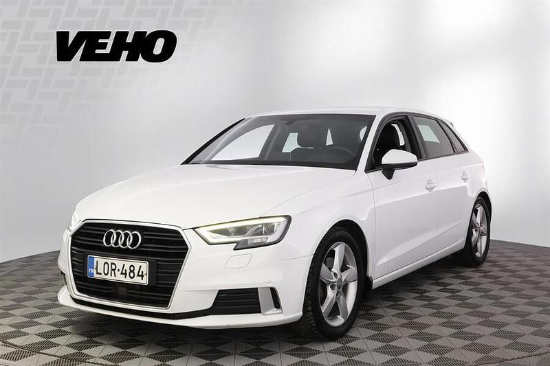 Käytetty Audi A3 Sportback Business 116 HP (85 kW) 2019 Valkoinen Viistoperä