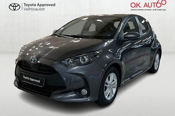 Harmaa Käytetty 2024 Toyota Yaris Active Viistoperä | 22 780 € (Hieman kallis) - Kuva 1/4