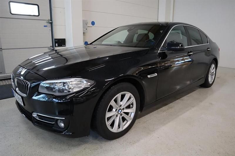 Valkoinen Käytetty 2014 BMW 535 M Sport Farmari | 28 900 € - Kuva 1/4