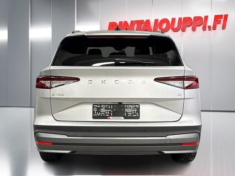 Käytetty Skoda Enyaq iV 132 kW (180 HP) 2024 Hopea Katumaasturi