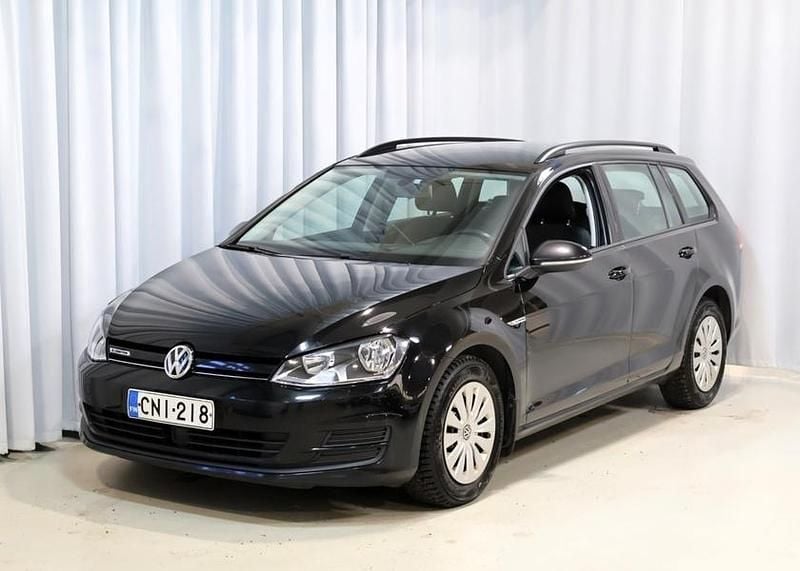 Käytetty VW Golf VII Comfortline 110 HP (80 kW) 2015 Musta Farmari
