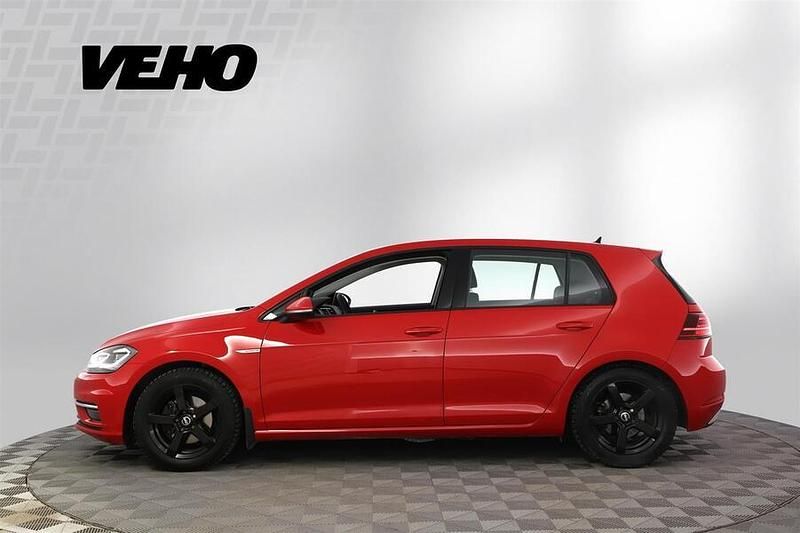 Käytetty VW Golf VII Highline 131 HP (96 kW) 2019 Punainen Viistoperä