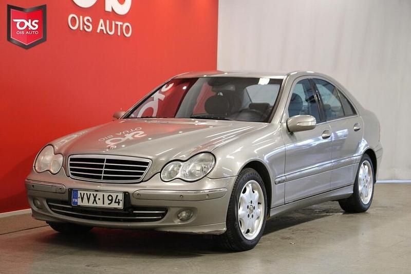 Käytetty Mercedes C270 Avantgarde 170 HP (125 kW) 2004 Sedan
