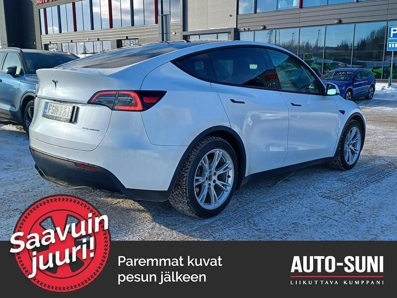 Käytetty Tesla Model Y 258 kW (351 HP) 2022 Katumaasturi