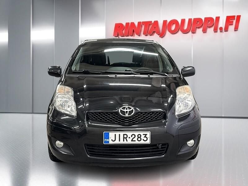Käytetty Toyota Yaris Edition 99 HP (72 kW) 2011 Musta Viistoperä