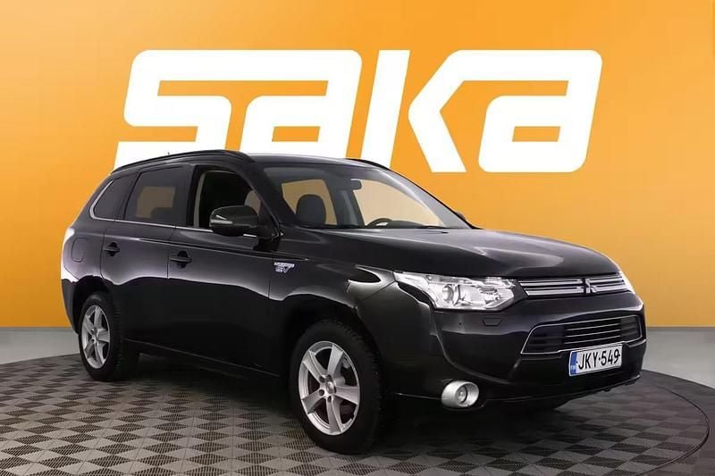 Käytetty Mitsubishi Outlander P-HEV Instyle 200 HP (147 kW) 2014 Farmari