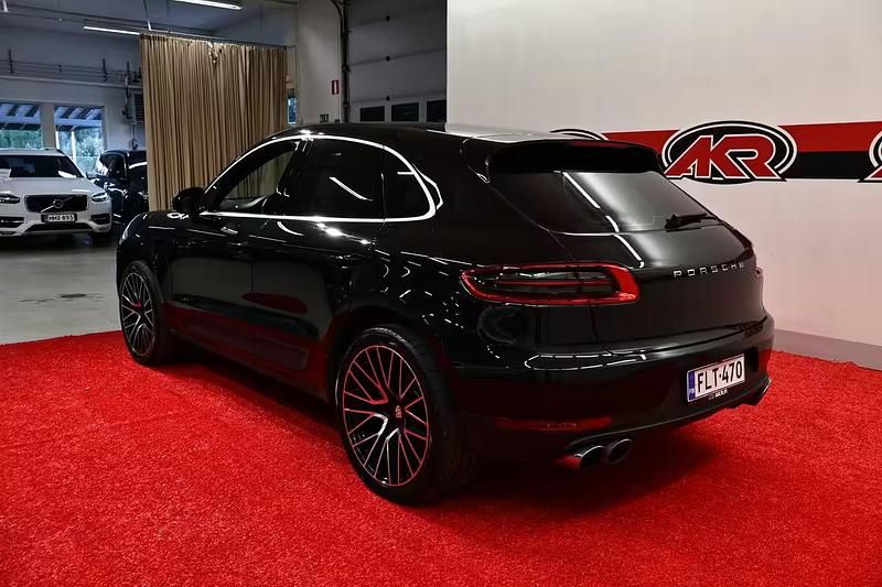 Käytetty Porsche Macan S Sport 340 HP (250 kW) 2015 Musta Katumaasturi