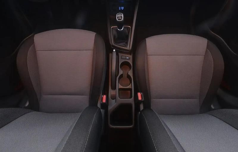 Käytetty Hyundai i20 102 HP (75 kW) 2017 Punainen Viistoperä