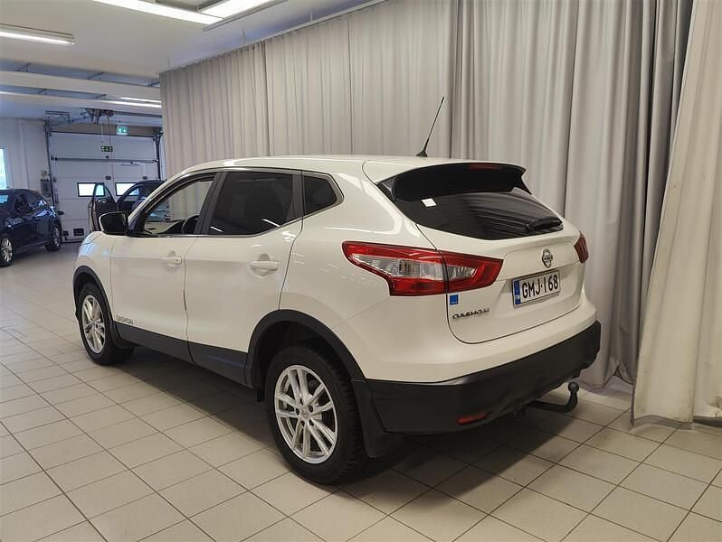 Käytetty Nissan Qashqai Acenta 116 HP (85 kW) 2017 Valkoinen Katumaasturi