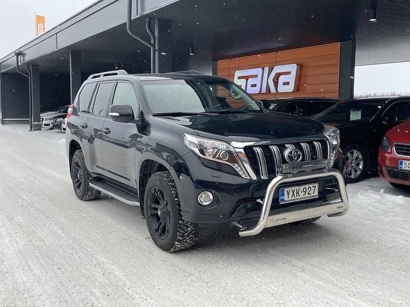 Käytetty Toyota Land Cruiser Luxury 190 HP (139 kW) 2014 Farmari