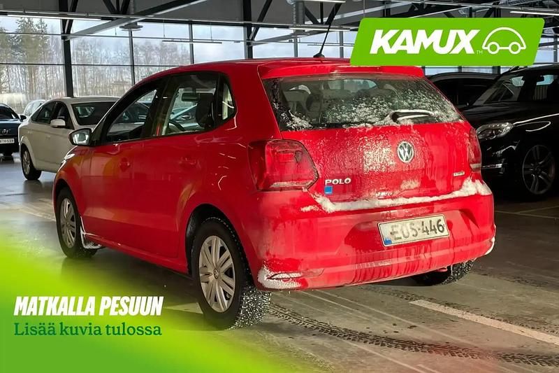 Käytetty VW Polo Trendline 75 HP (55 kW) 2017 Punainen Sedan