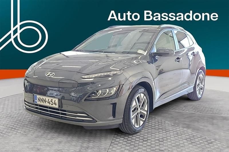 Käytetty Hyundai Kona Limited 100 kW (136 HP) 2023 Harmaa Katumaasturi
