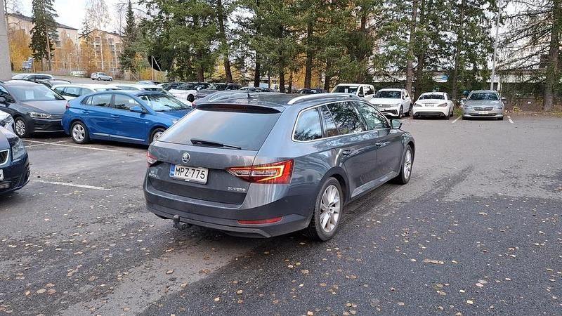 Käytetty Skoda Superb Style 180 HP (132 kW) 2016 Farmari