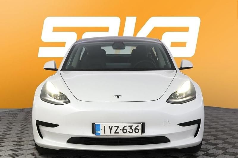 Käytetty Tesla Model 3 Standard Range Plus 239 kW (325 HP) 2021 Sedan