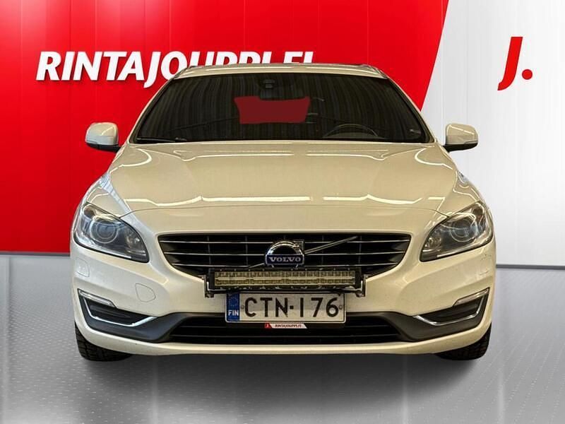 Käytetty Volvo V60 Business Edition 181 HP (133 kW) 2015 Valkoinen Farmari