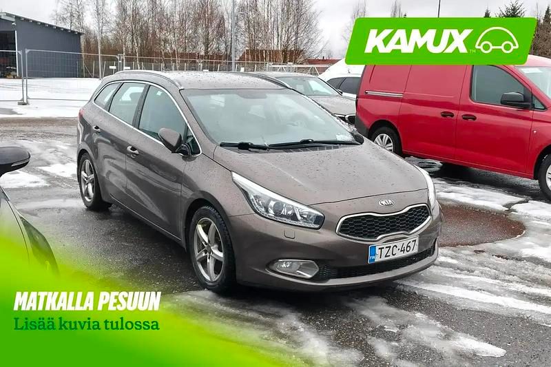 Käytetty Kia Ceed Sportswagon EX 128 HP (94 kW) 2013 Keltainen / beige Farmari