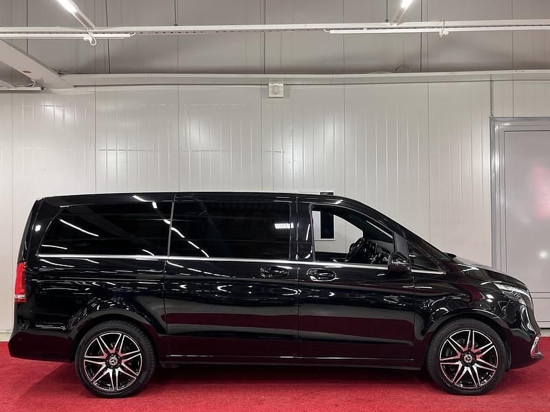 Käytetty Mercedes V250 Exclusive 190 HP (139 kW) 2023 Tila-auto