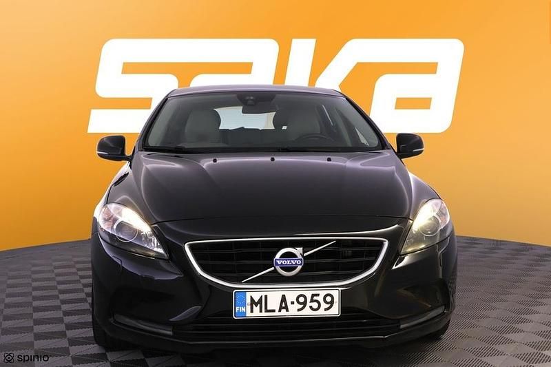 Käytetty Volvo V40 Momentum 150 HP (110 kW) 2013 Farmari