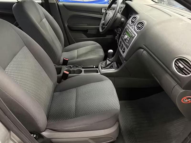 Käytetty Ford Focus 101 HP (74 kW) 2005 Sedan