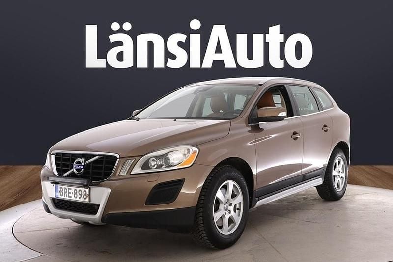 Käytetty Volvo XC60 Summum 215 HP (158 kW) 2013 Ruskea Katumaasturi