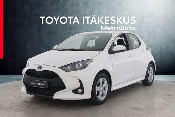 Käytetty Toyota Yaris Active 114 HP (83 kW) 2023 Valkoinen Viistoperä