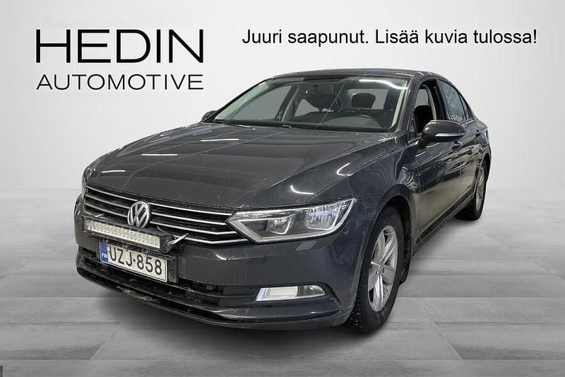 Käytetty VW Passat Comfortline 125 HP (91 kW) 2017 Harmaa Sedan