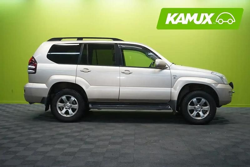 Käytetty Toyota Land Cruiser Luxury 173 HP (127 kW) 2007 Katumaasturi