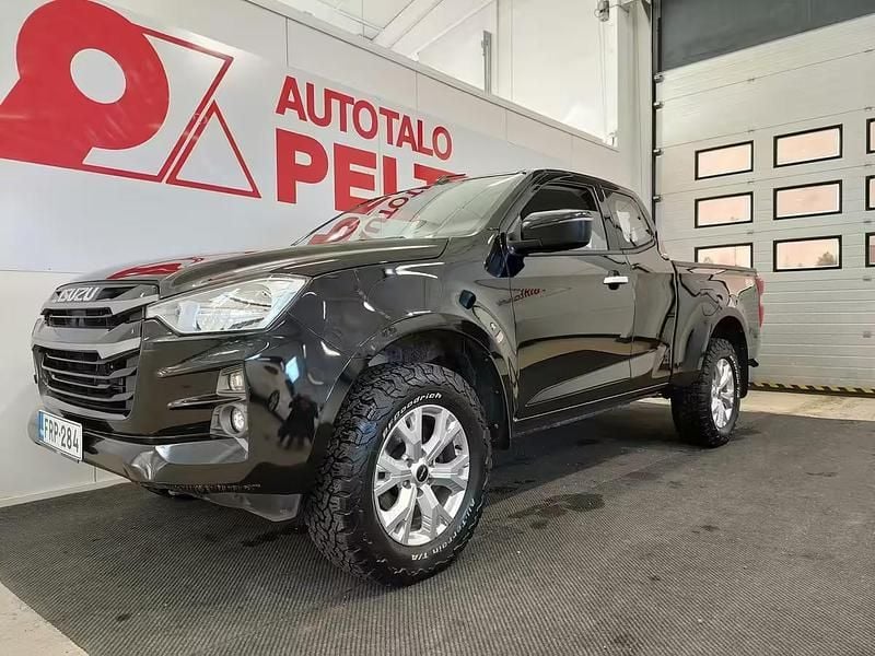 Käytetty Isuzu D-Max 163 HP (119 kW) 2024 Musta Nouto