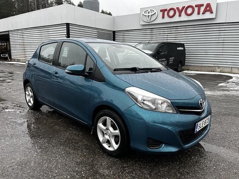 Käytetty 2014 Toyota Yaris Multidrive S Viistoperä | 12 980 € (Perustarjous) - Kuva 1/2