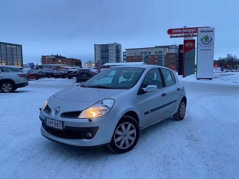 Käytetty 2006 Renault Clio II | 3 900 € - Kuva 1/3
