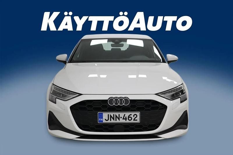 Käytetty Audi A3 Sportback e-tron Design 116 HP (85 kW) 2024 Valkoinen Viistoperä