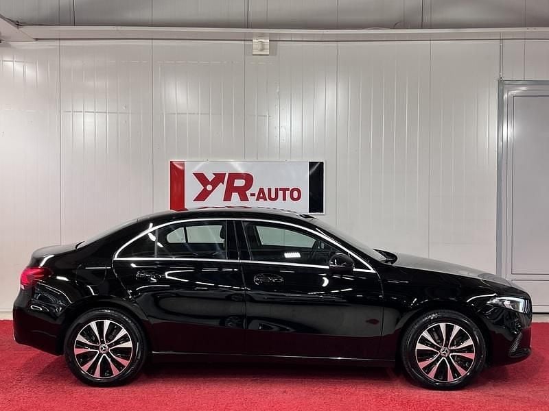 Käytetty 2022 Mercedes A250 Business Sedan | 26 500 € (Perustarjous) - Kuva 1/4