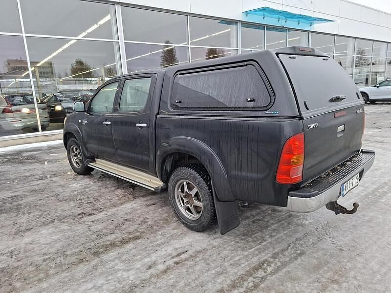 Käytetty Toyota HiLux SR 120 HP (88 kW) 2007 Musta Nouto