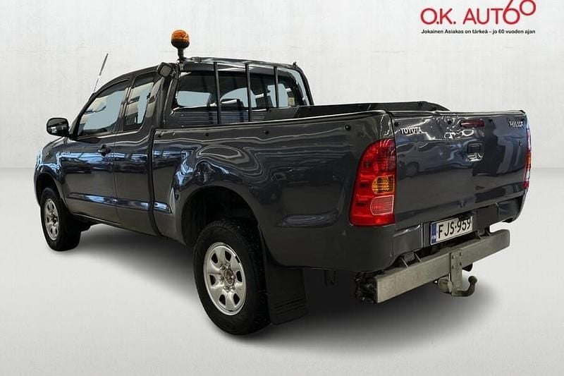 Käytetty Toyota HiLux 144 HP (105 kW) 2010 Harmaa Nouto