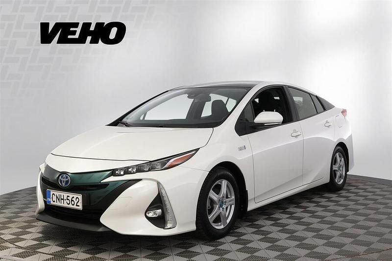 Valkoinen Käytetty 2017 Toyota Prius Active Viistoperä | 17 800 € (Perustarjous) - Kuva 1/4